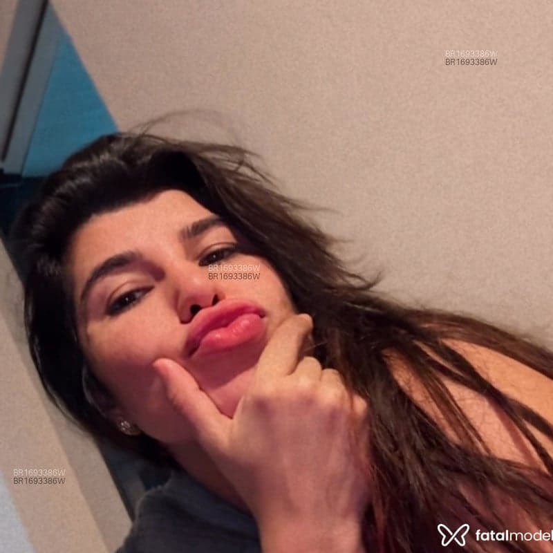 Rebeca Linhares — foto 1