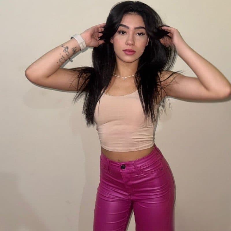 Amanda Bueno — foto 1